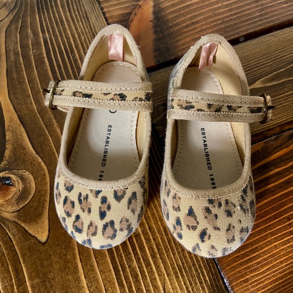 Gap Leopard Print Girls Mary Jane Shoes - Picture 2 of 7